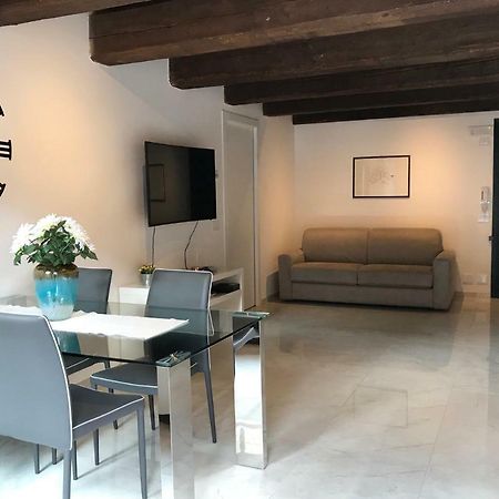 Moderno Affaccio Su Via Mazzini Apartment Ferrara Exterior photo