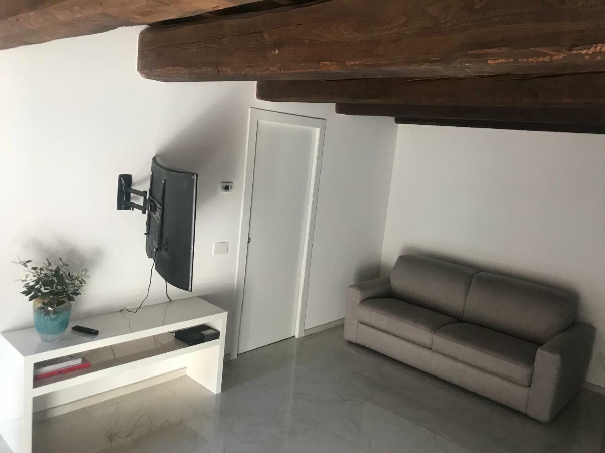 Moderno Affaccio Su Via Mazzini Apartment Ferrara Exterior photo